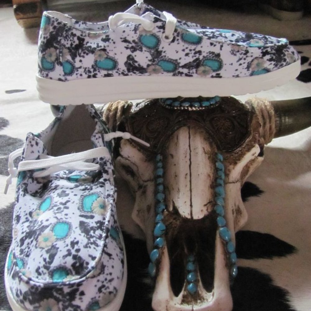 ROCKY ROXY USA  LADIES COWPRINT/TURQUOISE SHOES
